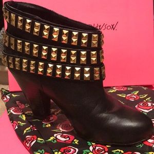 Betsy Johnson Concertt Black Leather Bootie